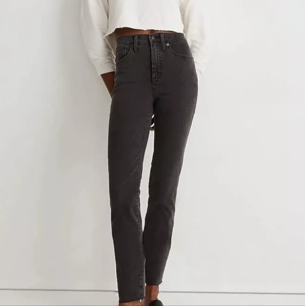 Madewell | High-rise Stovepipe Jeans | Bridley Wash | Frayed Hem| Size: 23